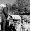 L3 35 Bundesarchiv Bild 101I-203-1691-21, Albanien, deutsche Soldaten, italienischer Panzer (7)